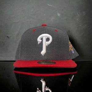 NEW Philadelphia Phillies 2 Tone SnapBack Hat Capn On Melrose Gray/Red
